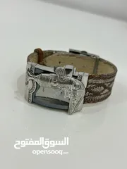  3 ساعه خنجر مستخدمه بسير فضى