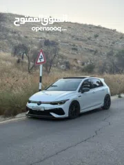  5 Volkswagen Golf R – 320 حصان model 2021