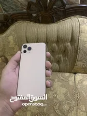  2 ايفون 11 pro مساحه 256