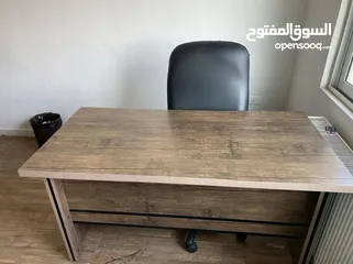  2 مكاتب موظفين شبه جديد