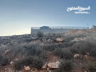  1 ارض للبيع بسعر مغري صالحه للزراعه والبناء ولكل شيء