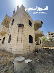  1 ورشة مكونة من طابقين مع ارض للبيع
