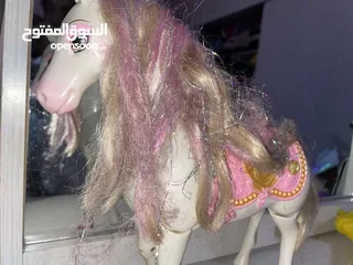  1 حصان كبير يعمل ع البطاريات