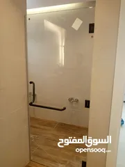  24 توريد وتركيب زجاج، مرايا، وسيكوريت بجودة عالية – تصاميم عصرية وأسعار منافسة
