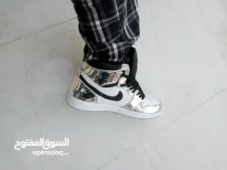  1 شوز نايك اي جوردان بلون لامع