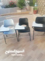  2 كراسي دراسية بحالة ممتازة جدا جدا جدا