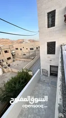  17 عماره طابقين للبيع تشطيب ديلوكس عمر البناء 5سنوات