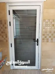  27 أبواب ألمنيوم – تفصيل، تركيب، صيانة، وأسعار منافسة