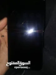  5 جي سفن برايم  مستعمل سنه ونص  سنتين حالة ممتازه بطارية 3300 مساحة 16  جيجابايت معه كفر وشاحن