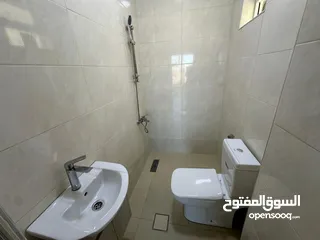  4 فيلا شبه مفروشه للأيجار في طريق المطار ( Property 38952 ) سنوي فقط