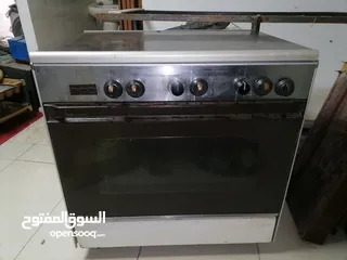  2 غاز بحالة جيدة شغال كامل والشوي شغال الفرن  اللي تحت معطل بحاجة صيانة