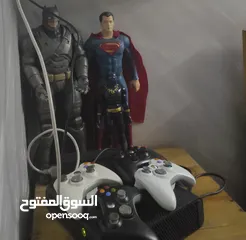  1 اكسبوكس xbox 360 مهكر شغال مية المية مع 4 ايدين فقط 500 شيكل