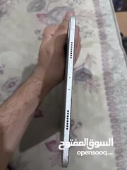  4 ايباد برو m1 2021 الجيل الثالث  الايباد في كسرين بالشاشه بس مو مأثرين ولا على اشي