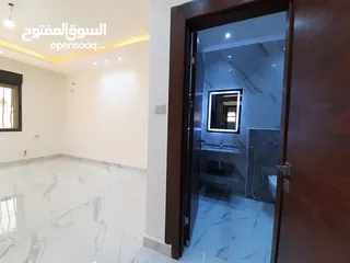  35 شقة شبه أرضية باجمل مناطق شفا بدران مساحة 150م مع تراس وكراج ومدخل خاص للبيع