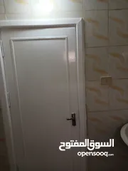  8 شقه طابق أول فني للايجار في حي القصيله جنوب مجمع الاغوار الجديد مسافه 200م تقريبا