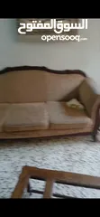  1 طقم كنب مستعمل للبيع بحالة مقبوله السعر قابل للتفاوض