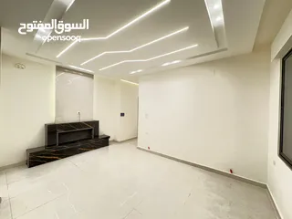  7 شقة طابق ثاني 150م من المالك تبعد 1كم عن طريق المطار