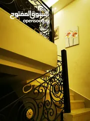  4 طابق من دوبلكس مفروش ذو اطلالة رائعة