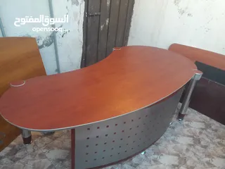  4 اثاث مكاتب بحالة الوكاله للبيع