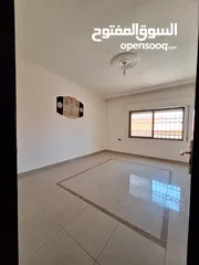  3 شقة فارغة - 2نوم - 135م - قرب الخدمات العامة