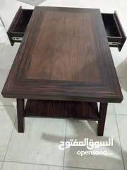  2 طاوله وكراسي