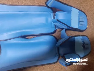  3 واقيات  رجلين فينوم فرنسي في حال الجديد استعمال واحد  لرياضة الكاراتية