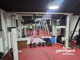  18 نادي رياضي كامل للبيع