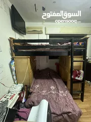  4 تخت طابقين مع مكتبان مزدوجان