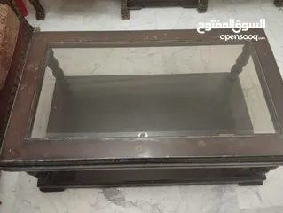  4 طقم كنب مع طاولات مستعمل بحالة جيدة جدا