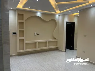  11 " شقة للبيع "  عمان - الجبيهه- مقبال وزارة التعليم العالي .