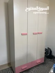  1 غرفه نوم مستعمل وحالتها حاله وكاله وما فيها اي خراب