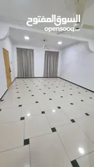  1 غرفة واسعة فالدور الأرضي مع مطبخ تحضيري بالقرب من مستشفى السلطاني..