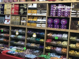  8 بضاعه محمص كامل للبيع محمص جاهز مع ديكور