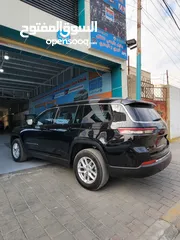  16 Jeep grand cherokee L laredo 2023