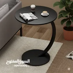  11 طاولة جانبية مستديرة على شكل حرف C، الحل المثالي لكل مكان! مصنوعة من لوح ليفي وحديد متوسط الكثافة.