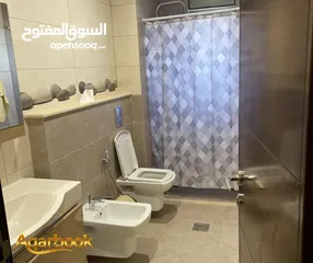  7 شقة مميزة مفروشة بالقرب من مسشتفى المستقبل في البيرة