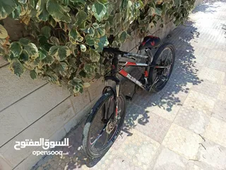  2 بسكليت امريكي جنط 24 شفرات نوعية BLUE WAY للبيع بحالة الوكالة قابل للتفاوض