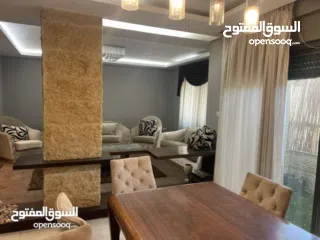  7 شقه للبيع مساحه 150ثلاث غرفة نوم حمامين بلكونتين صالون صاله مطبخ طابق ثالث اصنصين