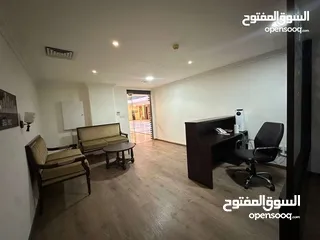  3 مكتب مميز وجاهز وذو اطلالة جذابة في منطقة حيوية