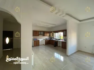  2 شقة مميزة - خلدا - 3نوم ماستر - 200م - قرب الخدمات العامة - موقع هادئ ومميز