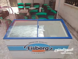  1 ثلاجة ببسي وثلاجة كولا و