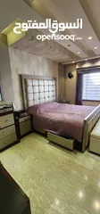  1 غرفة نوم خشب زان مع جلد وفرشة الريم الطبية 2م×2م و كمودينات اثنان مع تواليت تسريحة