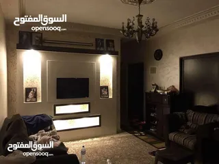  1 شقة للبيع في أم زويتيه