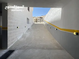  25 للبيع بالأقساط 36 شهر شقه ارضية 295م قرب جامعة البتراء طريق المطار البنيات 145م + 150م ترس