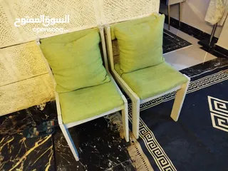  12 طاولة وسطية معدن وزحاج وتنين جانبيات خشب اسود ايكيا وسجلونتين ثلاثية  بتفتح بكس ثنائية وكرسين انتيكا