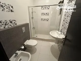 8 شقه غير مفروشه للأيجار في طريق المطار ( Property 40590 )-174899580