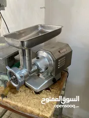  5 ملحمه للبيع مع كامل معداتها لعدم التفرغ