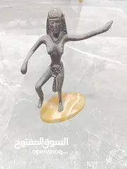  14 تحف وانتيكا