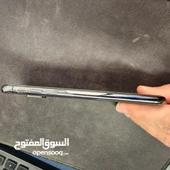  4 موبايل iphone xs للبيع بحاله ممتازه جدا