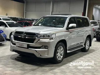  1 Land Cruiser GXR V8